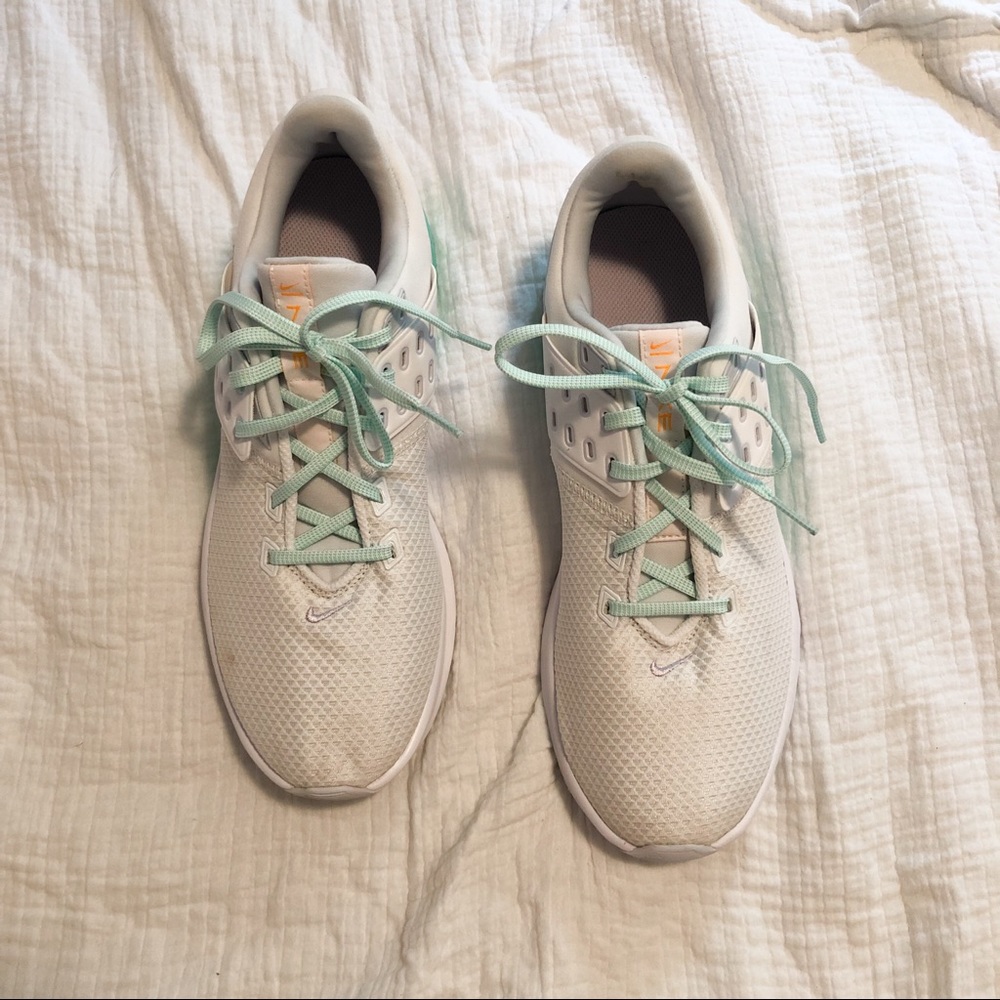 Nike Air Max Bella TR 4 White Shoes